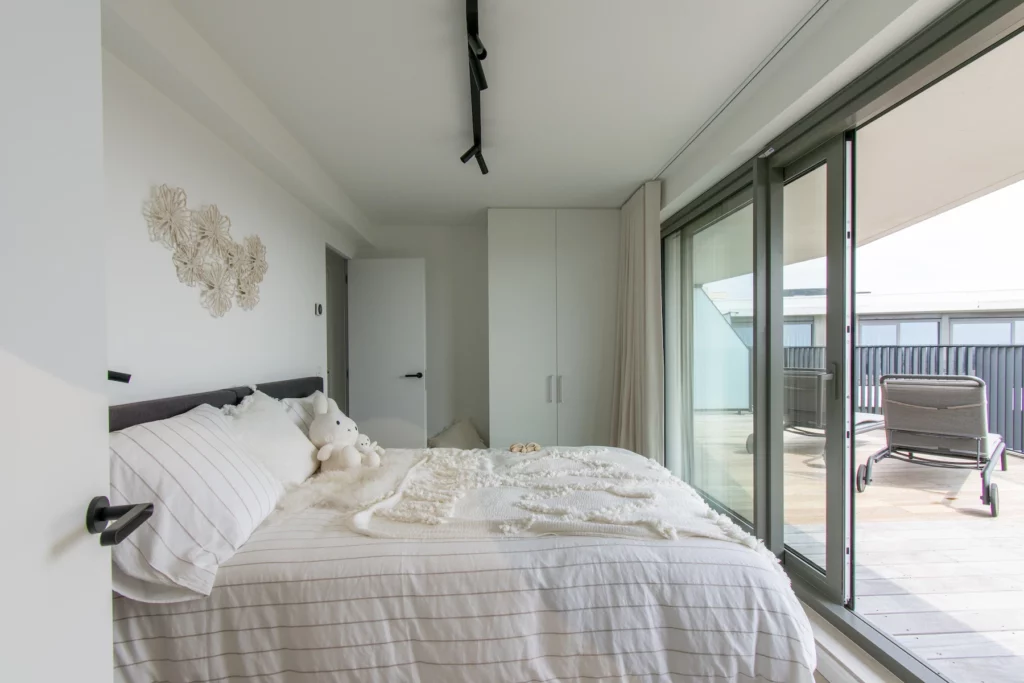 20230421_RozaliaMonkiewicz_CrystalResidence-12_DSC0059-HDR