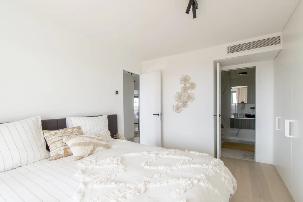 20230421_RozaliaMonkiewicz_CrystalResidence-18_DSC0091-HDR